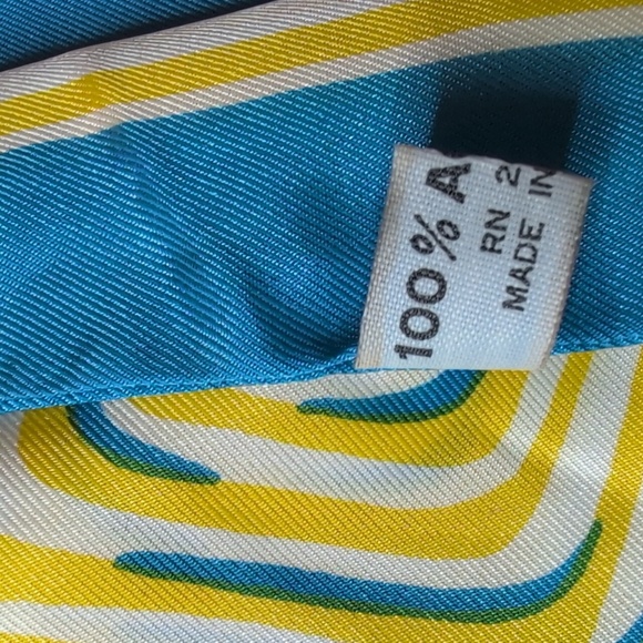 Vintage‎ Yellow Blue and White Mod Oblong Scarf - Picture 11 of 13